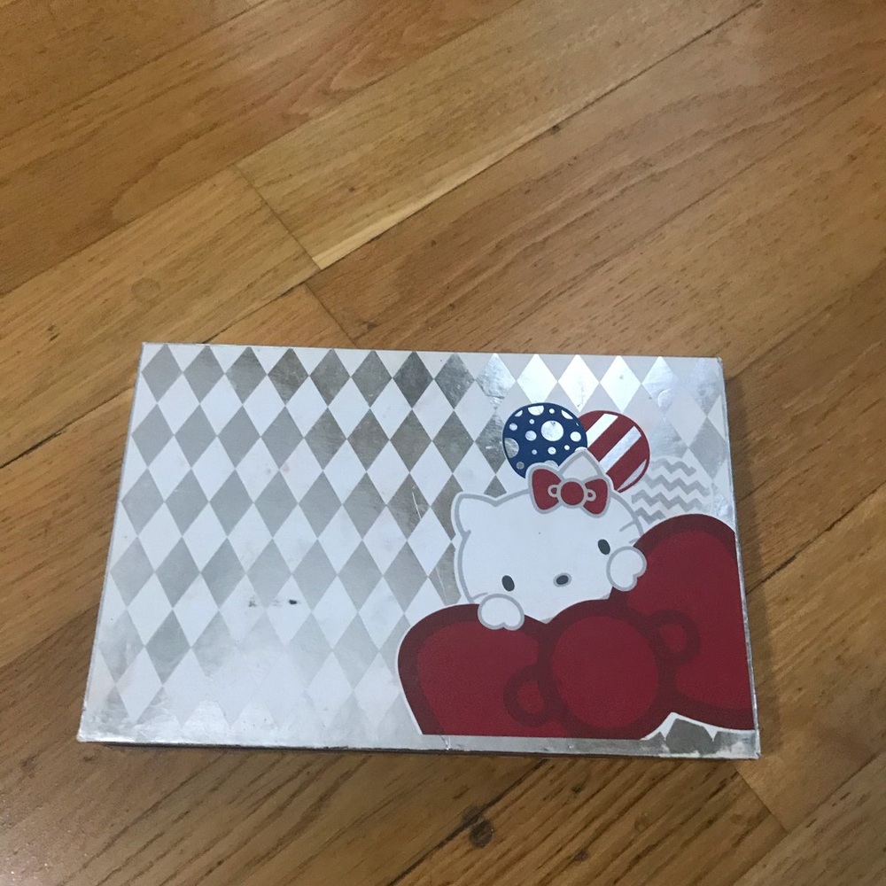 Hello kitty eyeshadow palette
